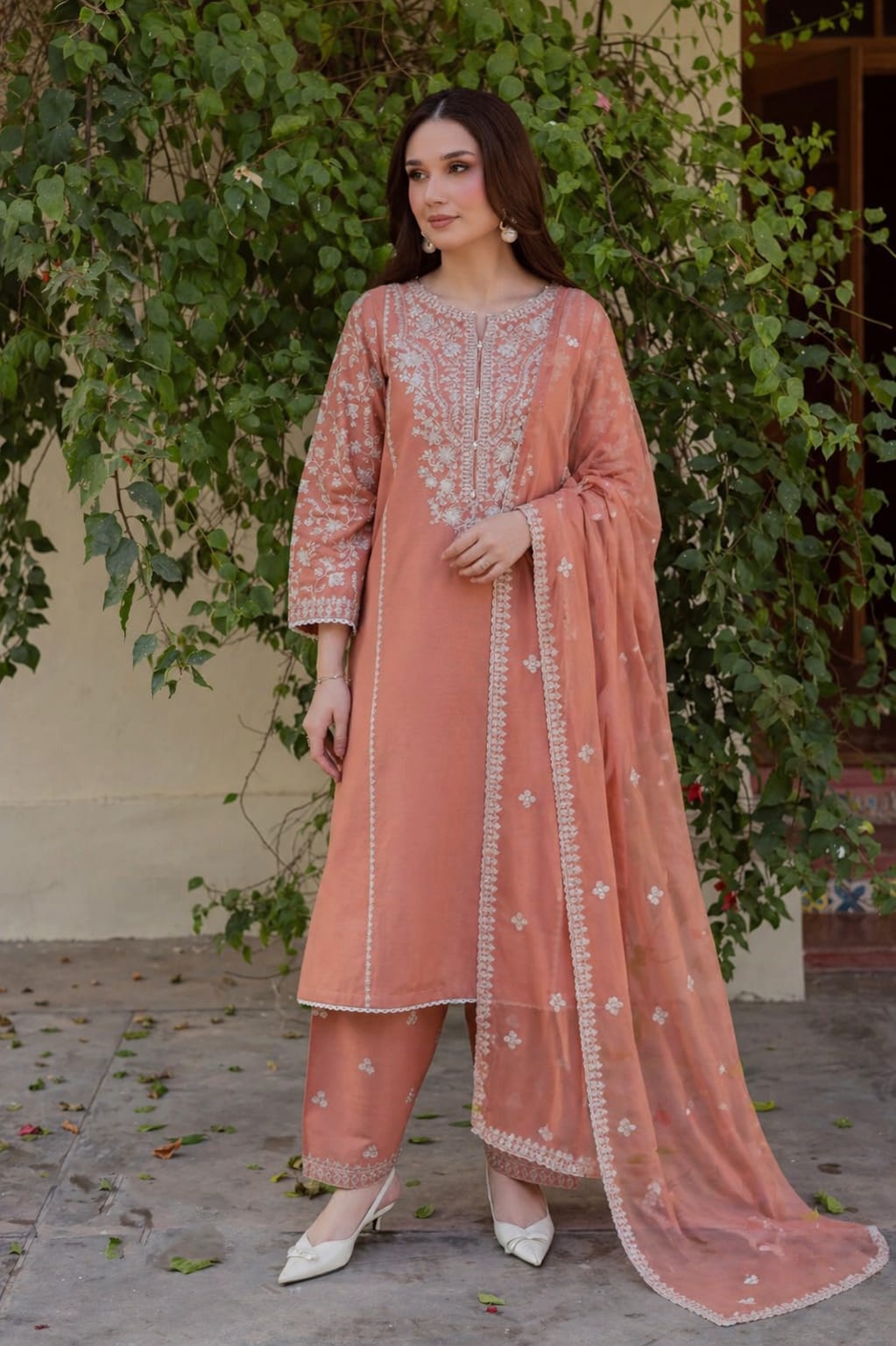 Pal Do Pal-Unstiched Lawn 3pc Embroidered